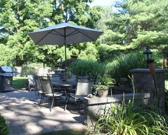 Charming Saratoga Home - Ballston Spa - Patio