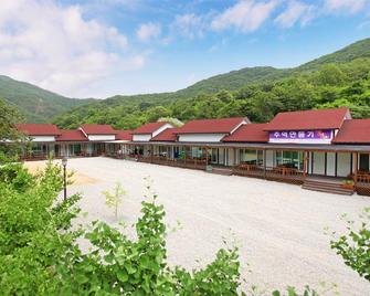 Mungyeong Making Memories Pension - Sangju - Building