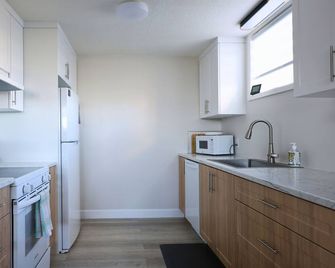 The Tower Inn - Central Apartment Newly Renovated - Cochrane - Kuchyň