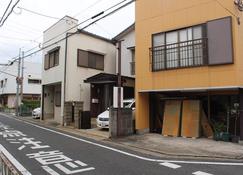 8 person ok free pocket wifi parking lot equipped with detached private amenities MIYUKIHOUSE 2nd building - 가스가 - 건물