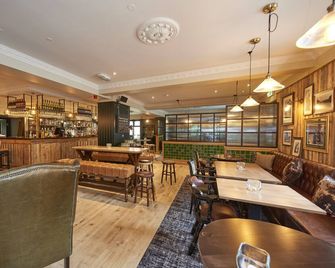 The Red Lion - Bury - Bar