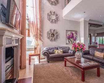 Fairview Manor - Modimolle - Living room