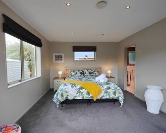 Quiet in the Court - Invercargill - Bedroom