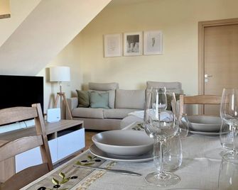 House in the countryside 1km from the lake. Space, privacy and freedom - San Lorenzo Nuovo - Comedor