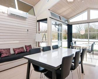 6 person holiday home in Vemb-By Traum - Vemb - Dining room