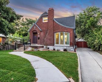 Beautiful Tudor on Yalecrest, Hot Tub, University - Salt Lake City - Edificio