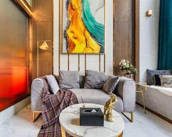 Cloud Travel High-End Loft Hotel Apartment (Jiuyanqiao Store) - Chengdu - Sala de estar
