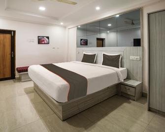 Avm Castle - Vellore - Bedroom