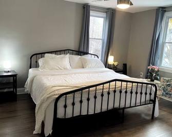 Single home, 4 beds, 2 baths - Silver Spring - Makuuhuone