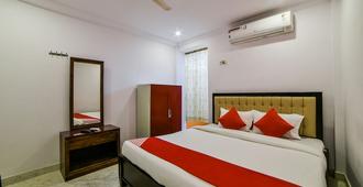 OYO 13251 Hotel Three Castles Deluxe - Hyderabad - Schlafzimmer
