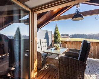 Holiday Apartment \'Parzinger\' close to Chiemsee with Mountain View & Balcony - Chieming - Balcony