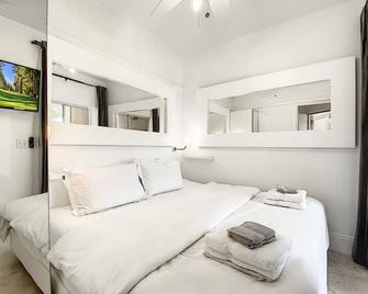 7 Room Pgavillageresort By Americanvacationliving - Port St. Lucie - Bedroom