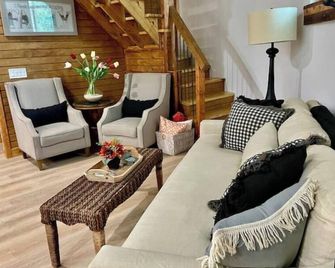 Texas Living, Silo Style - Liberty Hill - Living room
