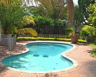 Paradise Creek Lodge - Malelane - Bazén