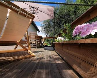 Gîte Azkendantza 2a6 Pers Avec Caravane Insolite - Ascain - Patio