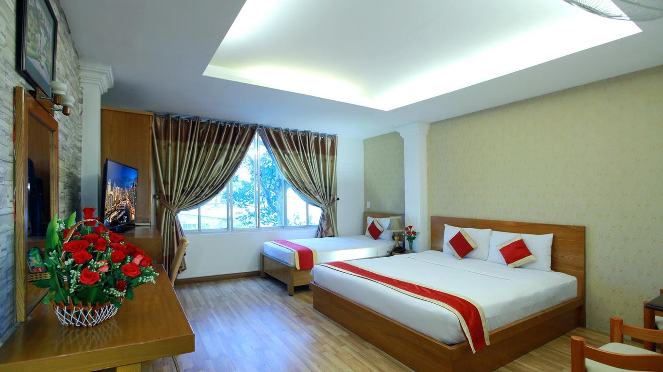 Lucky Star Saigon Hotel