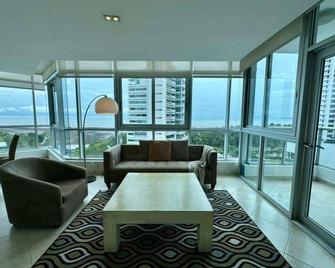 River Wood I Sunny 1 BDR in Costa del Este - Ciudad de Panamá - Sala de estar