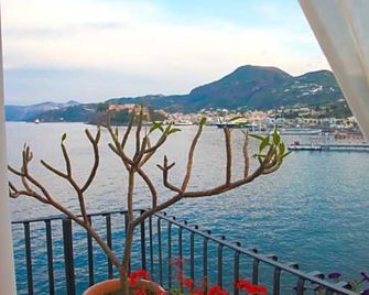 B&B Alta Marea Lipari - Lipari - Balcony
