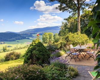 Comfortable Free-Standing Holiday House With Dreamlike Distant View - 콜른부르크 - 파티오