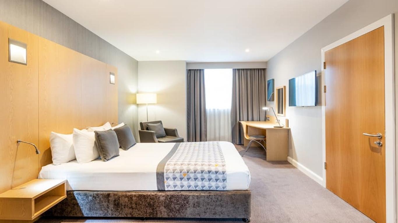 Holiday Inn London - Luton Airport By IHG