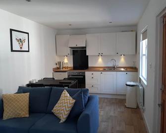 Royal Deeside - Self Catering Cabin - Ballater - Kitchen
