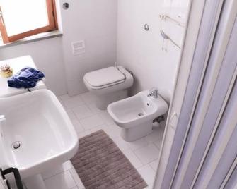 Le Case Del Vento - Appartamento Libeccio - Torre Canne - Salle de bain
