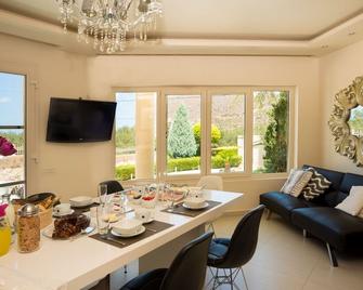 Villa Kokalis Resort - Гувес - Їдальня