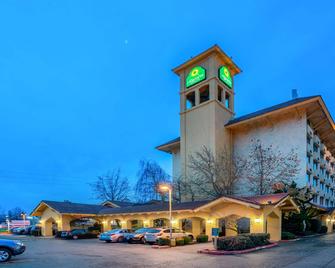 La Quinta Inn & Suites by Wyndham Seattle Sea-Tac Airport - SeaTac - Byggnad