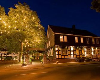 Landhotel Sauerländer Hof - Eslohe - Gebäude