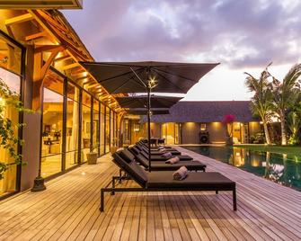Villa Nehal - North Kuta - Piscina