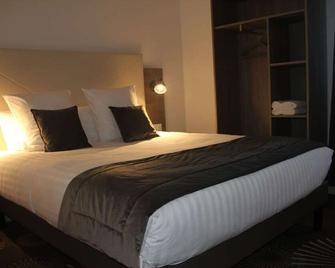 Logis Du Grand Pin - Saint-Martin-des-Entrées - Bedroom