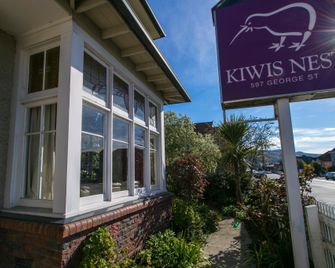 Kiwi's Nest Budget Accommodation & Backpackers - Dunedin - Building