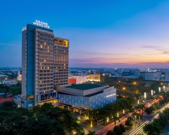 Grand Mercure Solo Baru - Surakarta City - Edificio