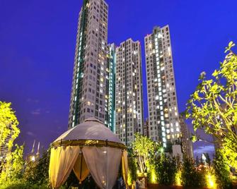 Icheck Inn Residences Sathorn - Bangkok - Building