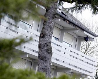 Hotel Campanile Nantes Ouest - Saint Herblain - Saint-Herblain - Building