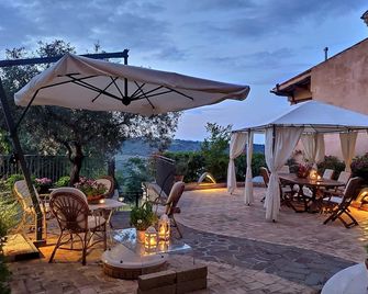 B&B Palazzo Mestichelli Boutique Palace - Monteprandone - Patio