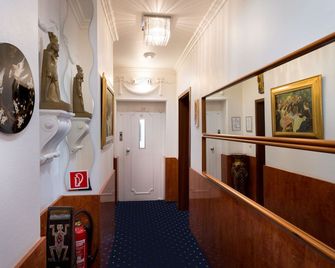 Hotel Atlanta - Darmstadt - Flur
