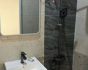 Hilary Hotel -Su Van Hanh Q10 - Ho Chi Minh - Łazienka