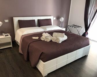 Bed Breakfast Beautytati - Cagliari - Bedroom