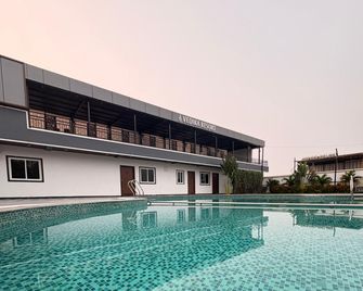 Sree Vedika Resort - Hyderabad - Pool