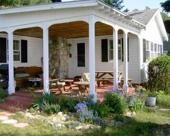 Torch Lake Dream Cottage - Rapid City - Patio