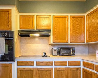 The Spacious Avocado - Burkburnett - Kitchen