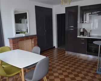 Agréable maison petit jardin à 7 minutes de Reims - Vrigny - Comedor