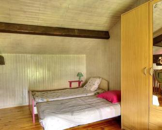 Le Gîte du Cèdre Bleu - Ronno - Habitación