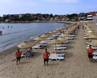 Gunes Pansiyon - Kerpe - Beach