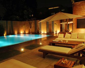 The Residency Hotel - Lahore - Kolam