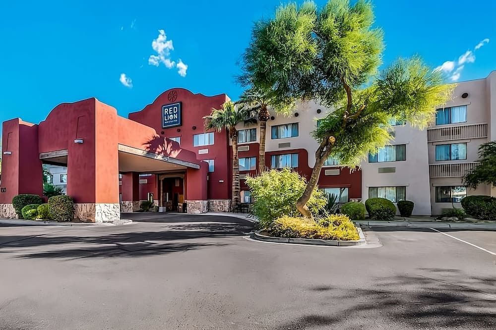 Trip to Arizona On The Budget, Stay at Red Lion Inn & Suites Goodyear Phoenix! - Goodyear - Budova