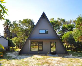 Renovated classic A-Frame in the quiet end of Cape Woolamai - Cape Woolamai - Building