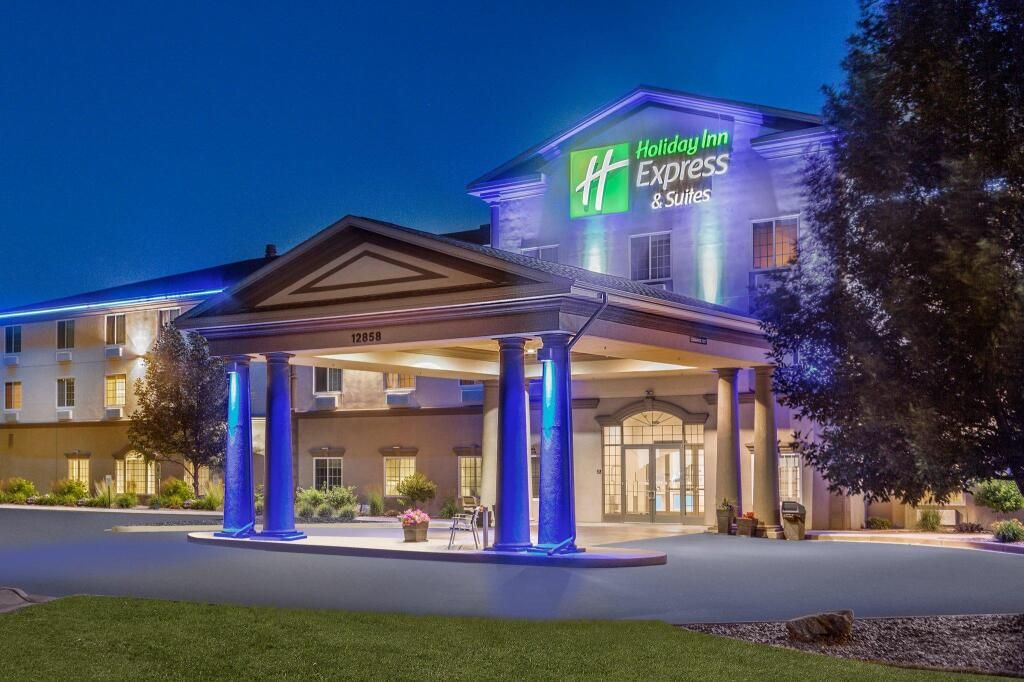 Holiday Inn Express & Suites EAU Claire North By IHG - Chippewa Falls - Building
