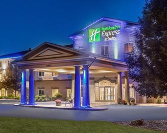 Holiday Inn Express & Suites EAU Claire North By IHG - Chippewa Falls - Building